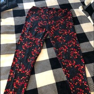 Lularoe Valentine’s Day leggings